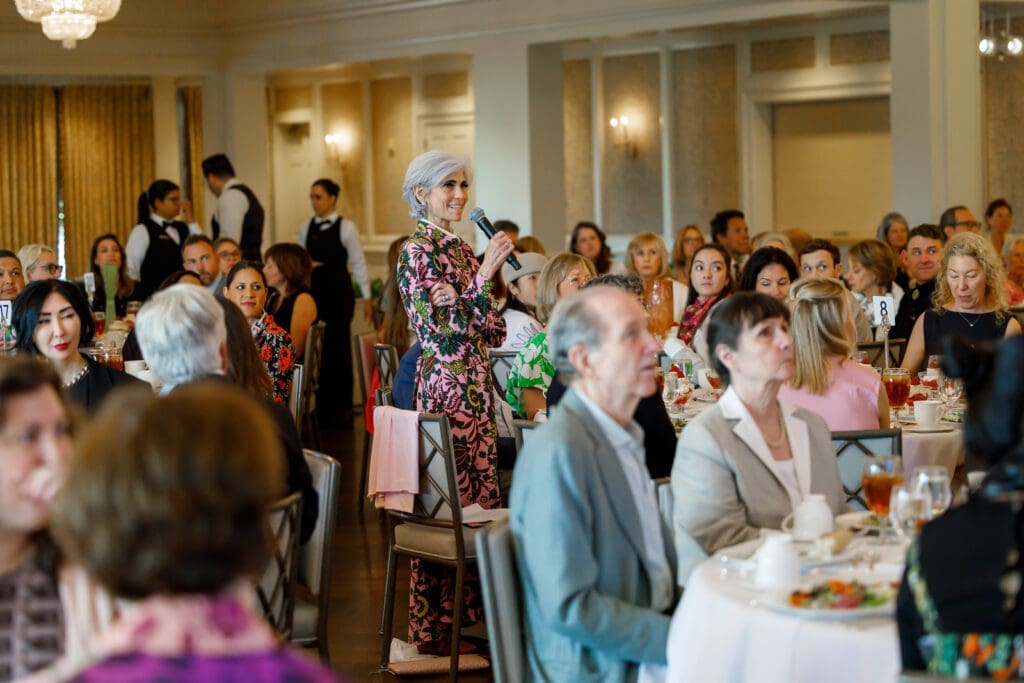 During the program, HCCC board president Judy Nyquist challenged guests to become members of the Houston Center for Contemporary Craft. (Photo by Katy Anderson)