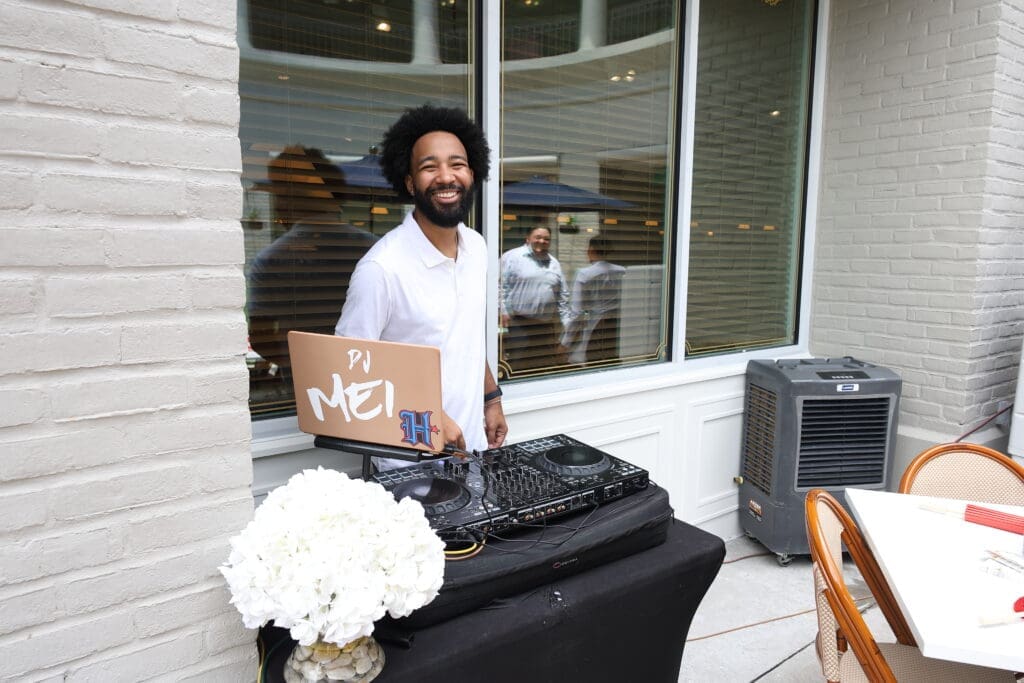 DJ Mei kept the chill party vibes rolling.