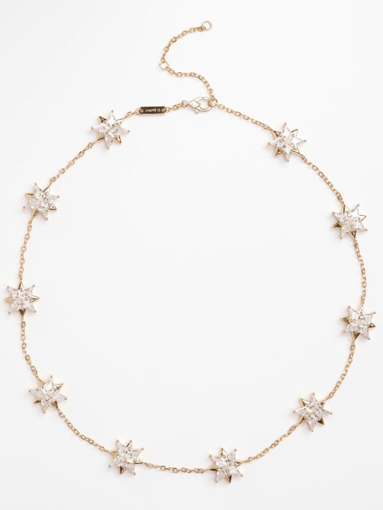 The diamond and gold star necklace from 11 Juillet