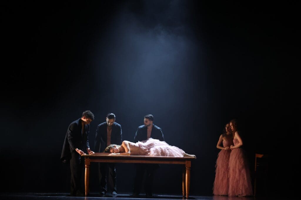 "soul-writer" by ISHIDA Dance Company (Photo by Amitava Sarkar)