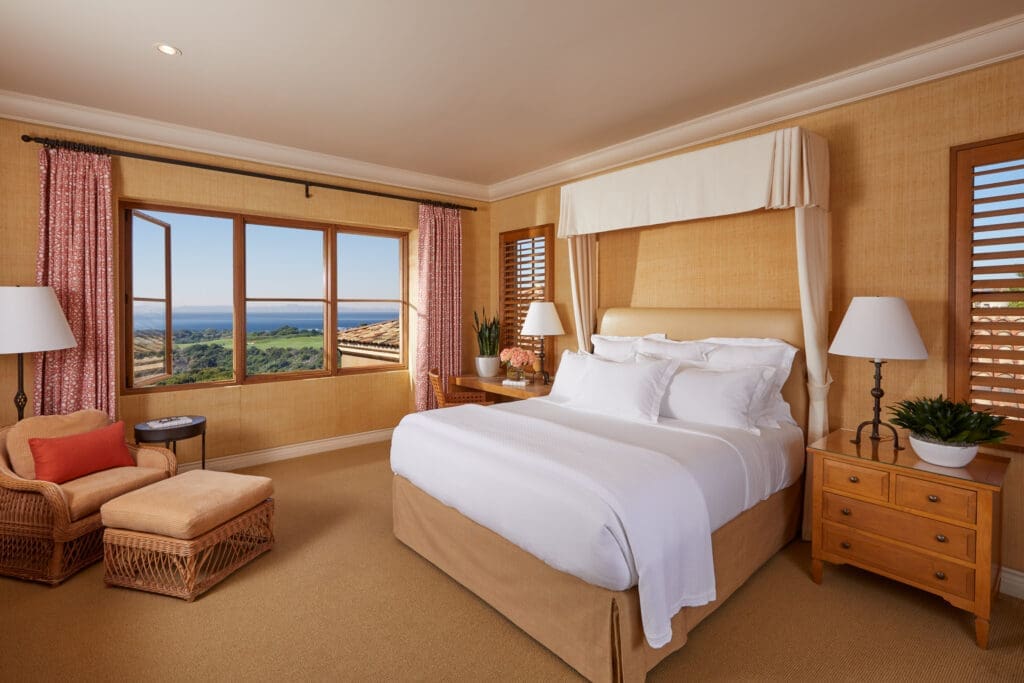 Villa guests receive exclusive access to the Villa Clubhouse and its pool. (Photo by The Resort at Pelican Hill)