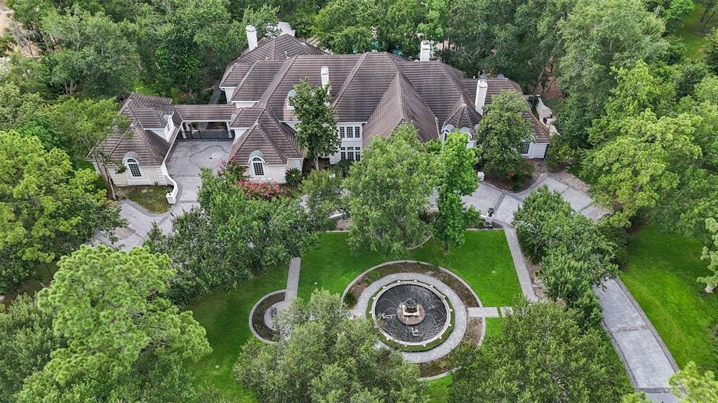 Stunning Homes In The Woodlands That Are a World Of Their Own — When Privacy Is a Major Priority