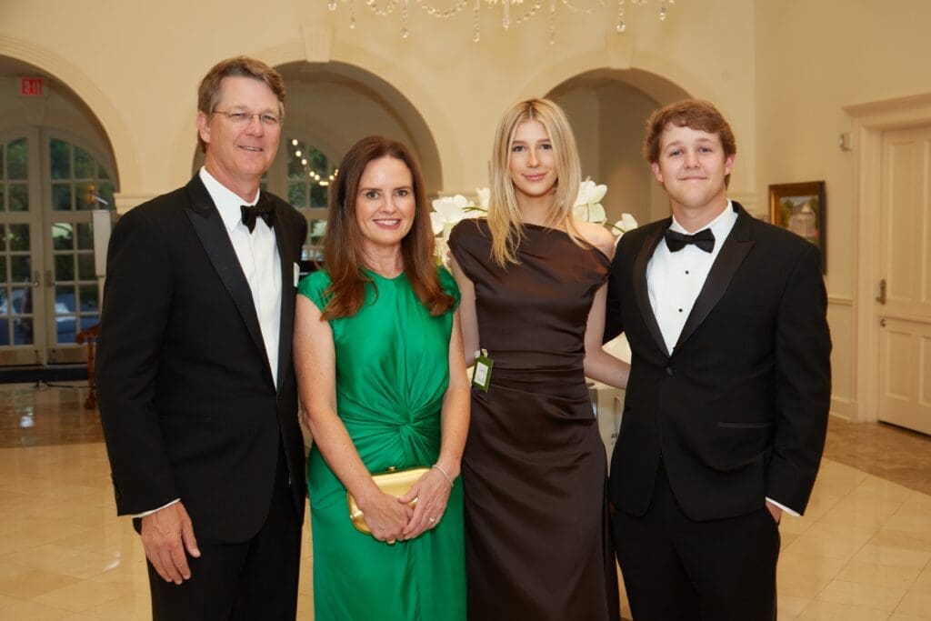 David, Waverly, Lindy, and Joe Smith (Photo by Gittings)