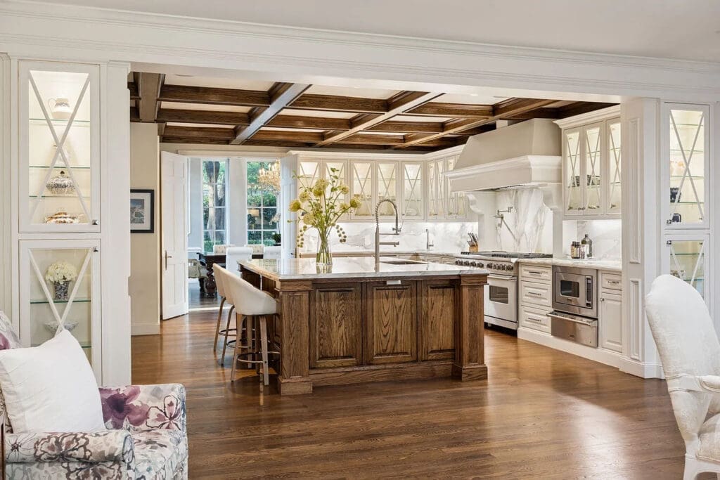 A hostess' dream, the Old Preston Hollow estate's kitchen sings in every selection and finish. (Photo by Allie Beth Allman & Associates)