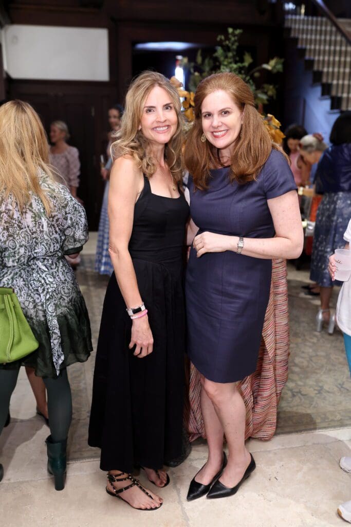 Joanie McLeod and Beverly Barrett at the Annoushka Jewelry fête at the River Oaks home of Frances Moody Buzbee (Photo by Quy Tran)