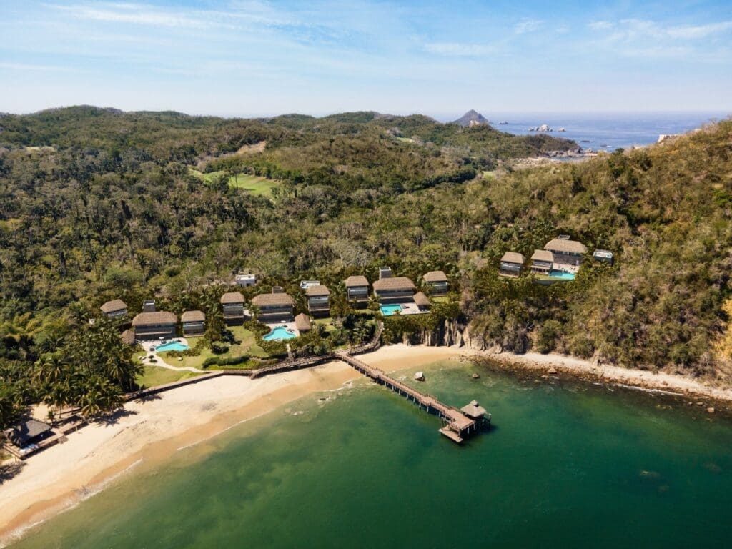 The new 25 luxury villas and estates will be clustered in three enclaves, including beachfront villas, at Four Seasons Private Residences Tamarindo.
