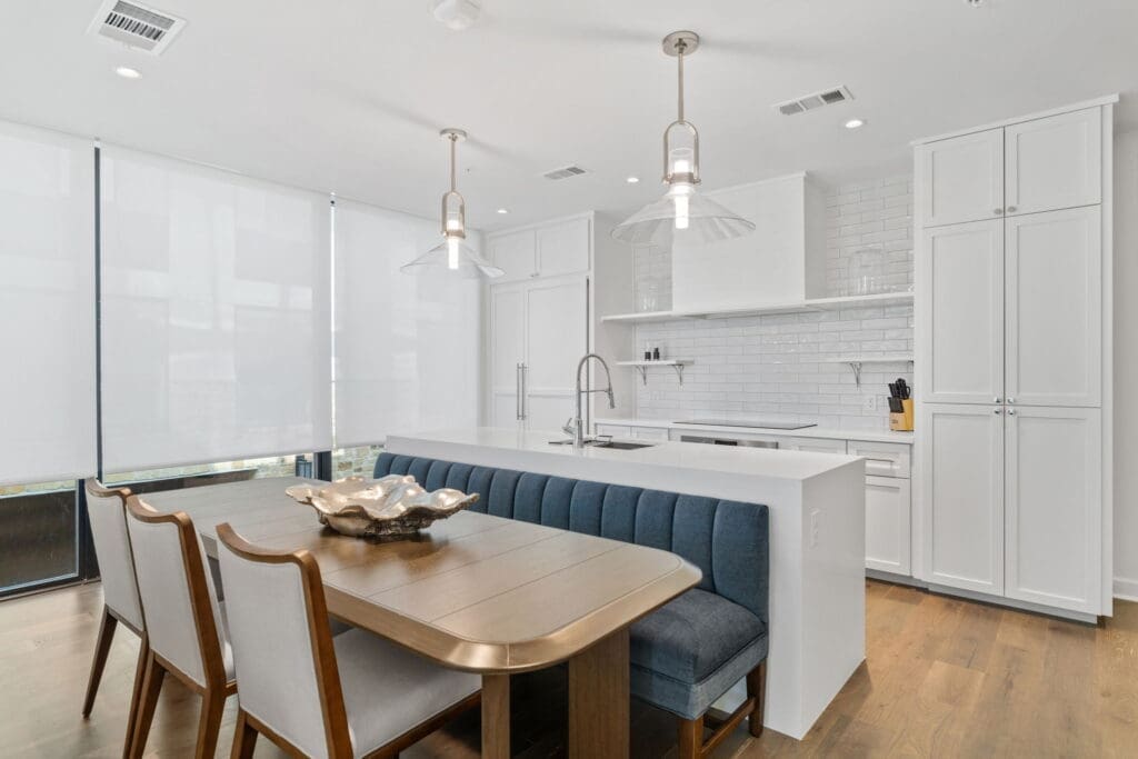 In addition to being meticulously light, bright, and clean, the stylish and well-appointed Signature Condominiums include onsite concierge services. (Photo by Horseshoe Bay Resort)