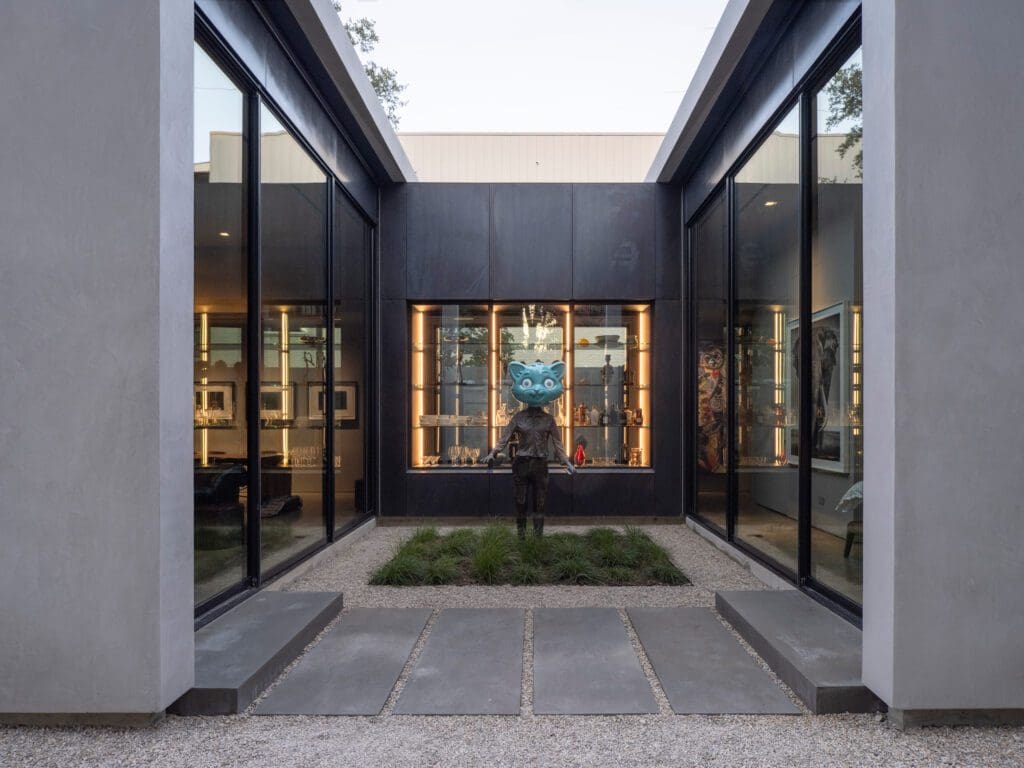 Tucked amongst the hustle and bustle of city life, the Oliver Residence offers an internal courtyard escape. (Photo by Alex Fradkin)