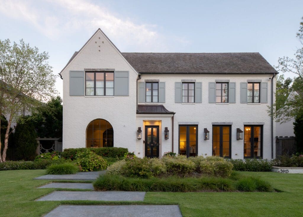 Discover a Divine University Park Home Poised for Fashionable Indoor-Outdoor Living