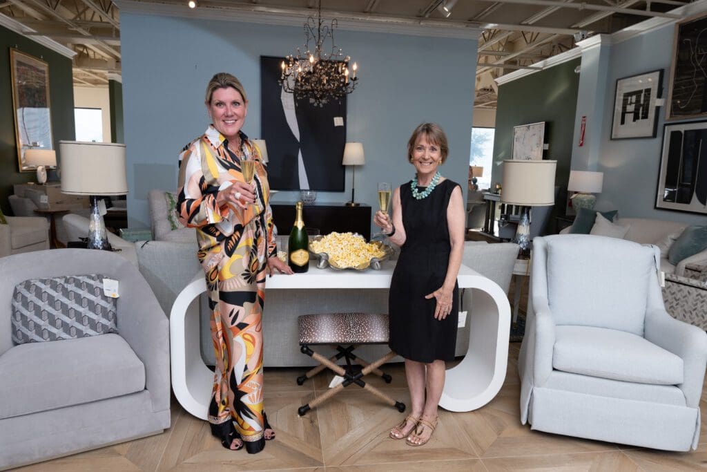 Ronda Carman, Meredith O'Donnell (Photo by Daniel Ortiz)