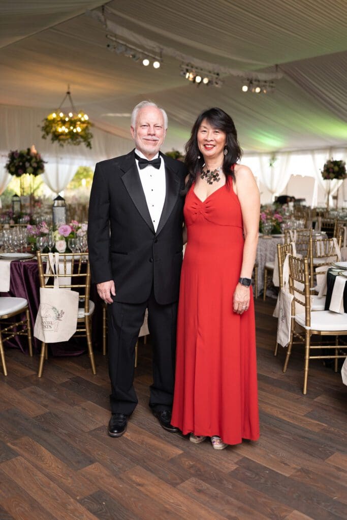 Houston Zoo Ball honoree Lee Ehmke & Sue Chin (Photo by Daniel Ortiz for Houston Zoo)