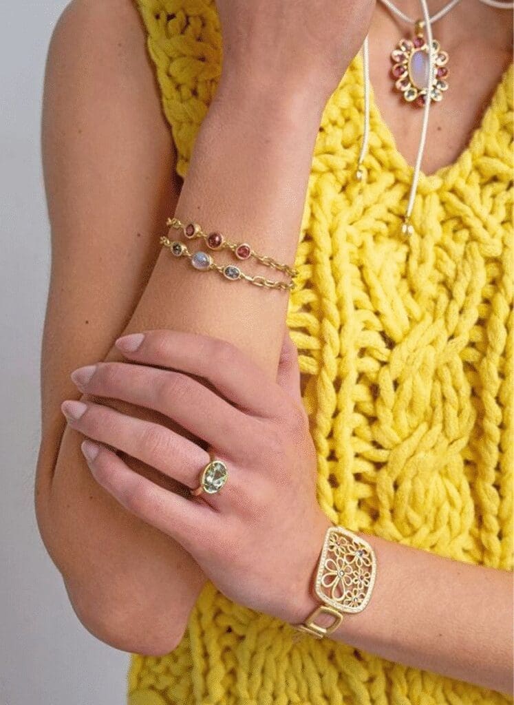 True to its Midwestern roots, its pieces are hand crafted in Cedar Rapids, Iowa. 