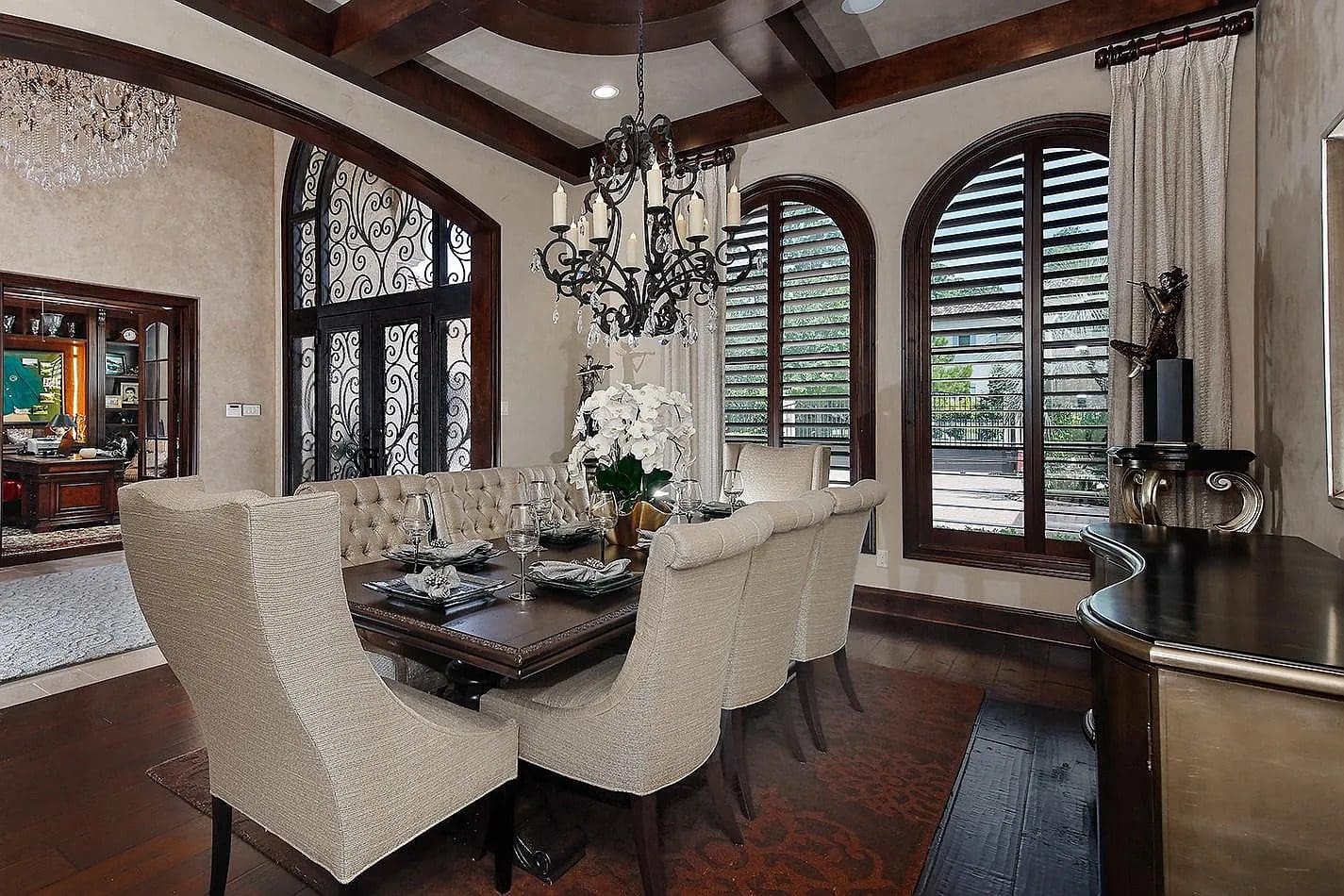 2 lace point dining room for hosting