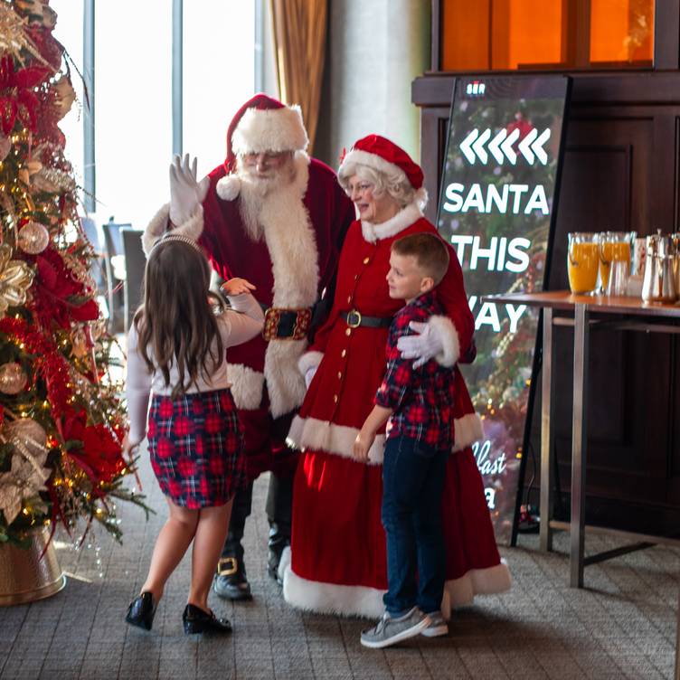 Enjoy Breakfast with Santa at SĒR Steak & Spirits on Saturdays and Sundays from November 30 to December 24.