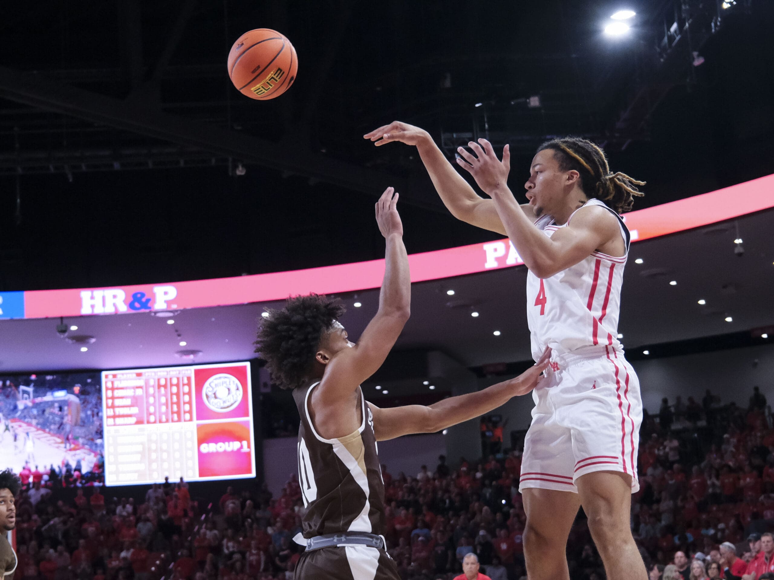 University of Houston Cougars men’s basketball team defeated the Lehigh Mountain Hawks and celebrated head coach Kelvin Sampson’s 800th career win in college basketball, at the Fertitta Center