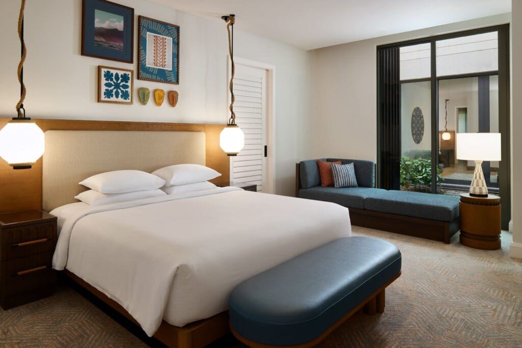 Makai Oceanfront Presidential Secondary King (Photo by Andaz Maui)