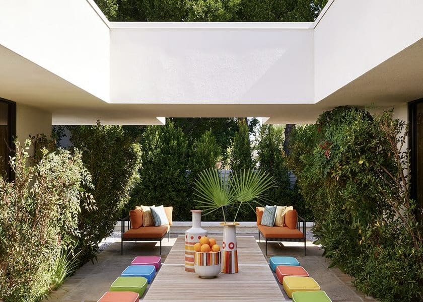 PPS_Gallery_RoomsSuites_Courtyard (Photo by Courtesy of Parker Palm Springs)