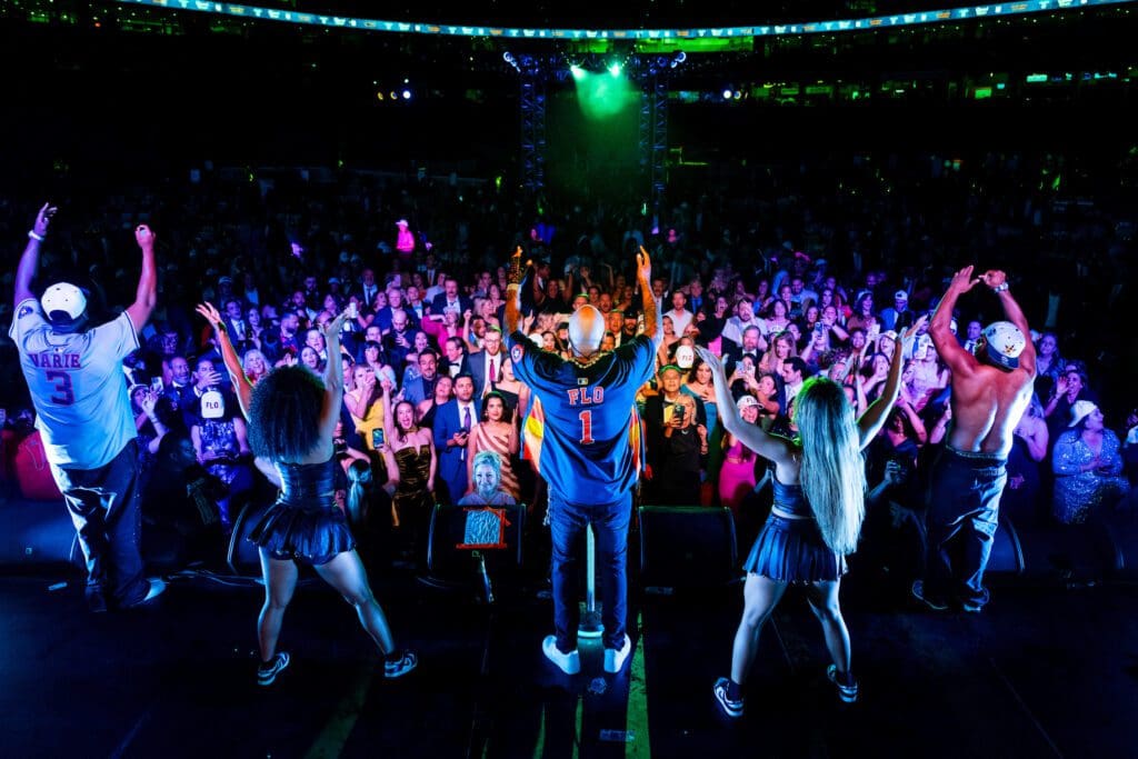 Flo Rida and his team light up Daikin Park with his 'everybody dance' performance at the 'Diamond Dreams' gala (Photo courtesy of Houston Astros)