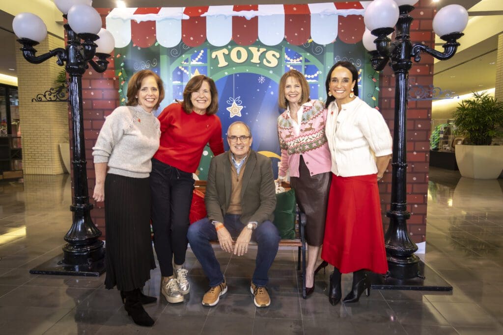 Women’s Auxiliary lifetime members Francie Mancillas, Sally Dutter, Monica Christopher, and Joanna Clarke with CMCF President Brent Christopher (Photo by Kim Gleason)