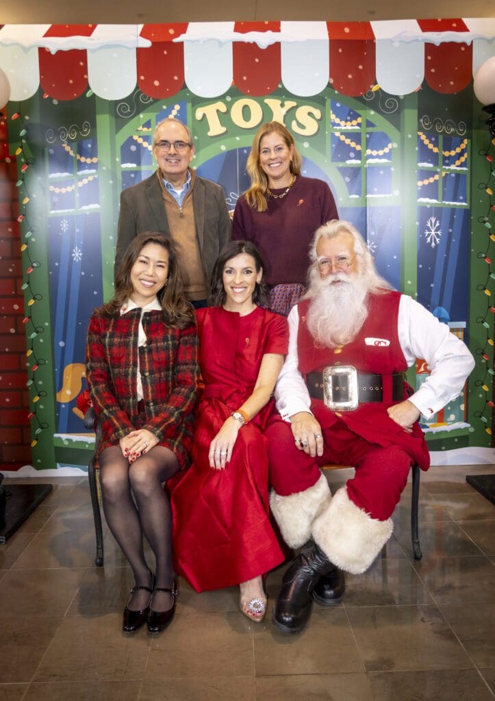 Brent Christopher, Women’s Auxiliary President Brandi Chilian, Ellie Campion, Taryn McDonald and NorthPark Santa (Photo by Kim Gleason)