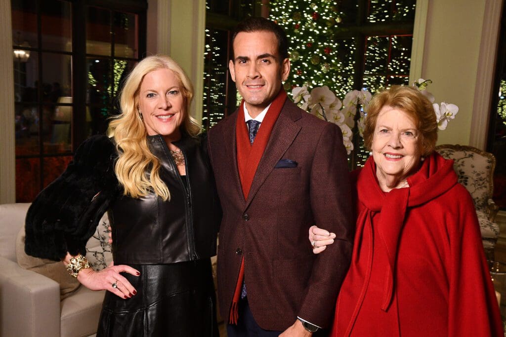 Kara & Ulises Vidal, Anne Kinder at 'Santa's Elves'