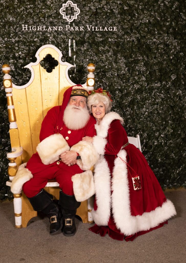 Highland Park Village Lights Up For Annual Christmas Lights Celebration and Shopping Stroll
