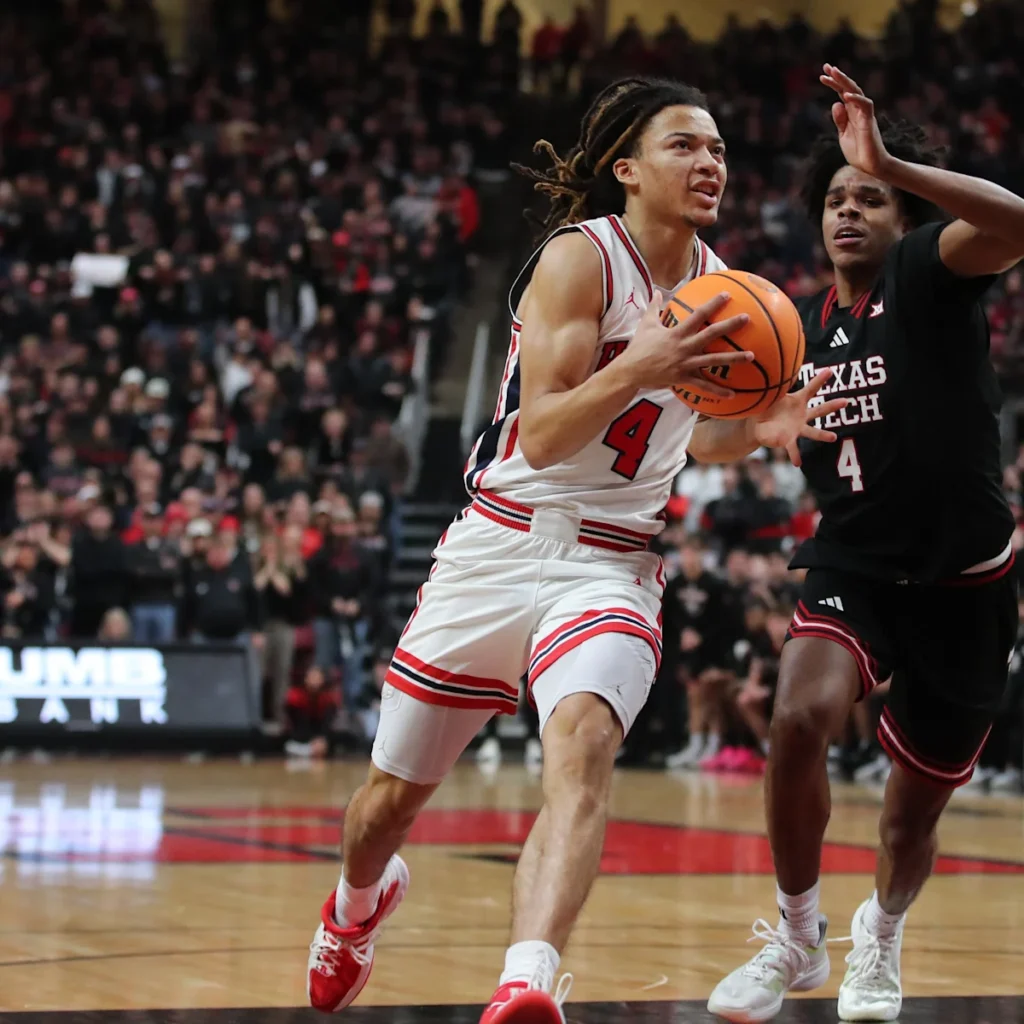 Kingston Flemings scored a UH freshmen record 42 points against Texas Texh.