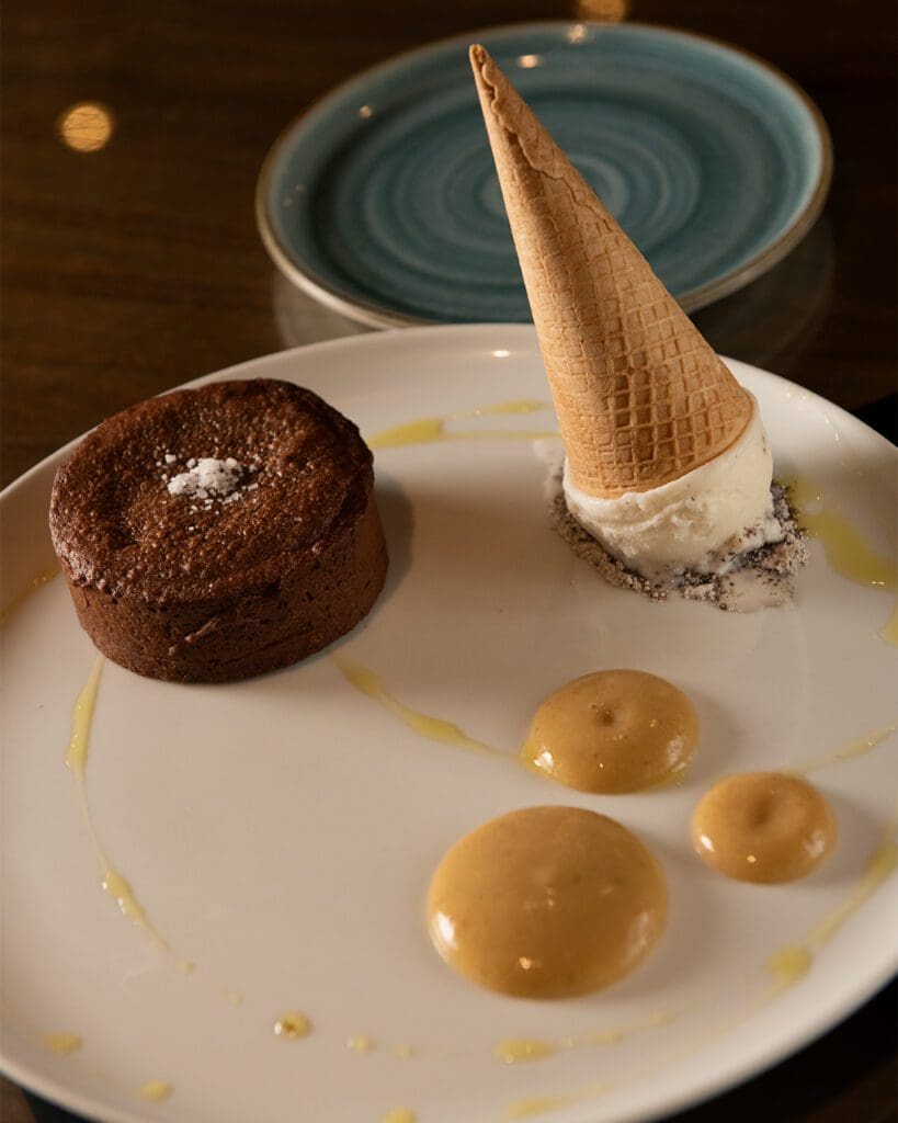 Decadent desserts await diners at Almacén El Gallo. (Courtesy)