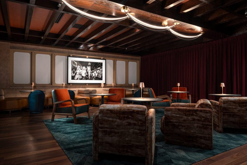 10 Best Speakeasy Bars in Fort Worth — Secret Spaces Beyond Bookshelf Walls, Laundromat Facades, and Suspiciously Clean Dumpsters