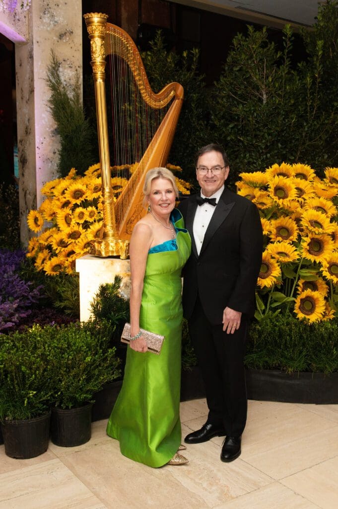 Ball Chair, Mary Martha & John Pickens (Photo by Tamytha Cameron)