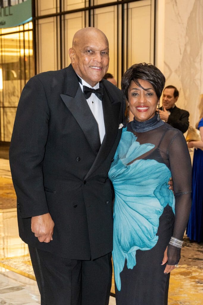 Lou Gregory & Linda Lorelle at the Winter Ball (Photo by Jacob Power)