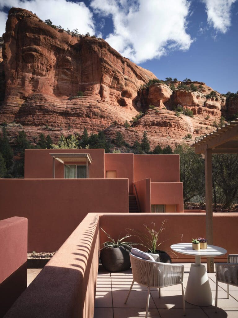 Mii Amo sits within Boynton Canyon, in the midst of these legendary vortex areas, with towering red rocks looking over the property. 