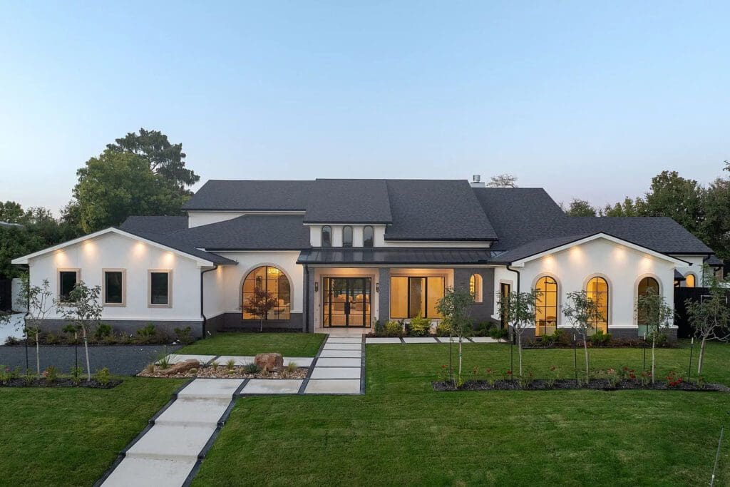 This 7,200-square-foot estate offers four bedrooms and six bathrooms. (Photo by Compass RE Texas, LLC)