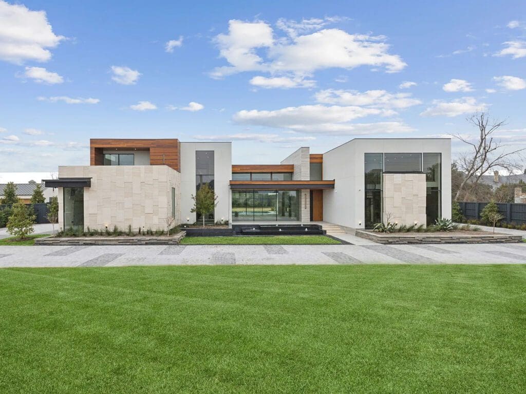 10335 Lennox Lane (Courtesy)