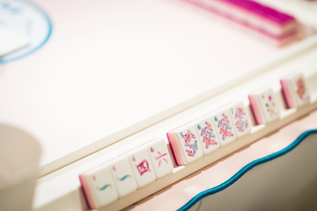 All the local mahjong companies, from The Mahjong Line to Bam Bird Boutique to Oh My Mahjong, were well (and colorfully!) represented. (Photo by Kelly Alexander Photography)