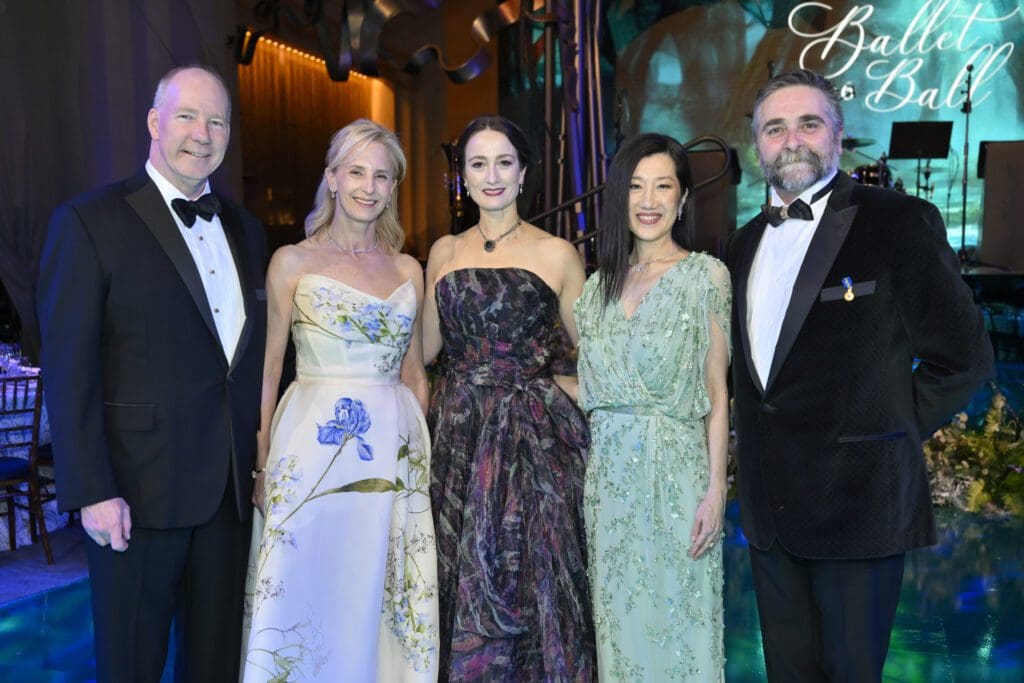 David M. Underwood Jr. & Christine Underwood, Julie Kent, Sonja Kostich, Stanton Welch AM at the Houston Ballet Ball held at Wortham Theater Center (Photo by Michelle Watson, CatchlightGroup.com)