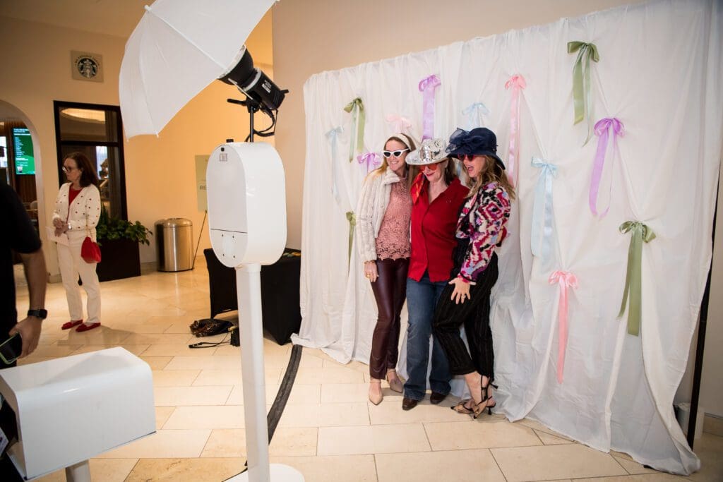 Cindy Hanson, Katie Herrmann, Sunny Knocke (Photo by Kelly Alexander Photography)