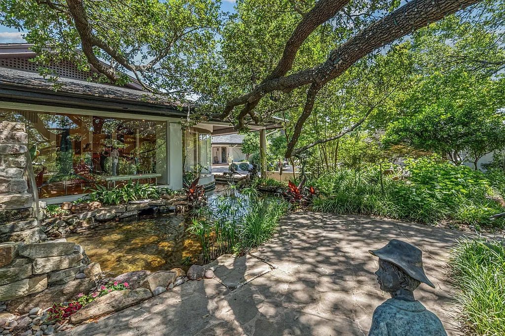A $5.5 Million Fort Worth Estate With An Outdoor Oasis Hits the Market — Rolling Hills, Koi Ponds, and a Sports Court All Within The City’s Urban Core