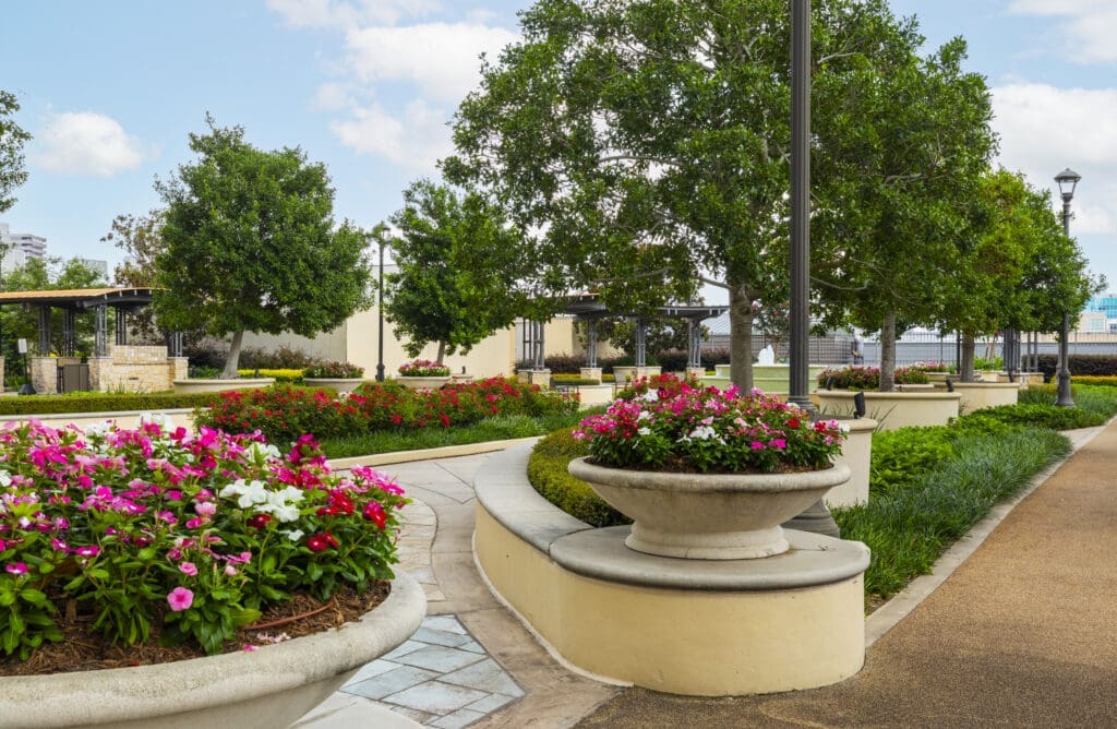 The Warwick Towers stands as one of Houston’s most enduring residential icons offering not only a prestigious address, but a lifestyle enriched by art, green space, and walkable sophistication.