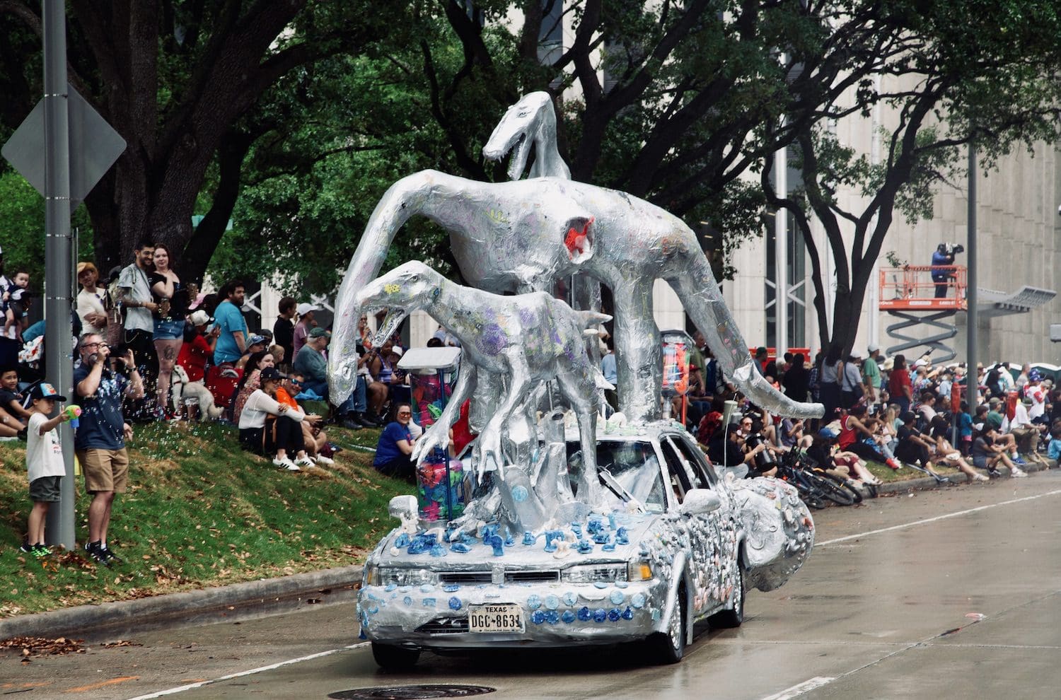 “Dinorabicasaurus” by the Dinorabicasaurus Time Team of Arabic Immersion Magnet School at the Orange Show’s 39th Annual Art Car Parade. (Photo by Mike Herrera)