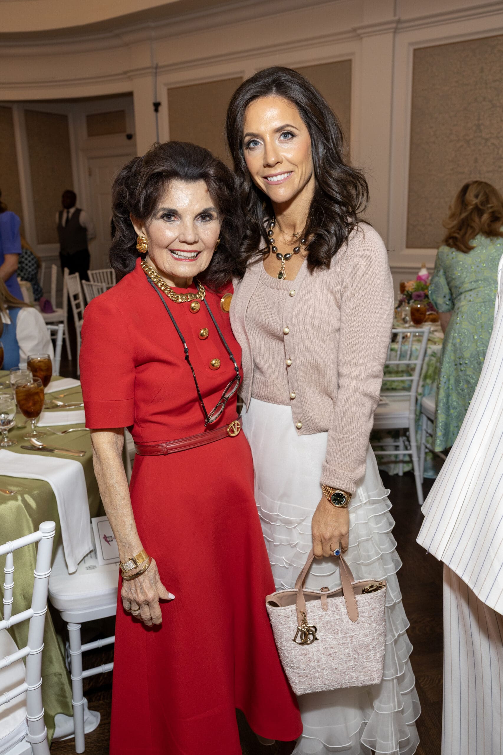 Linda McReynolds, Hannah McNair