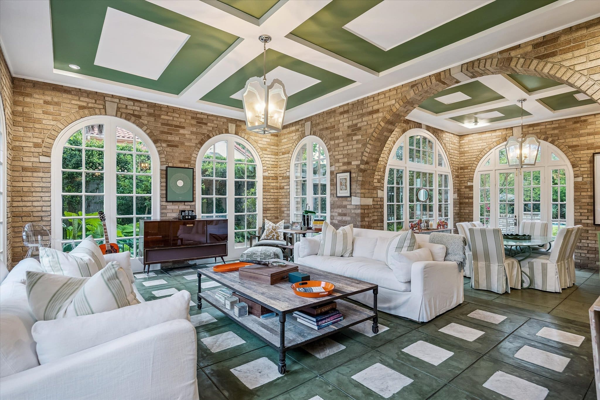 15 Courtlandt Place (Photo by Tk Images)