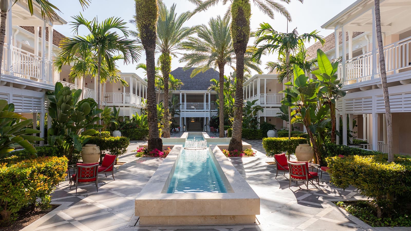 The Ocean Club opened in 1962 with visitors like Jackie Onassis, Winston Churchill, Salvador Dali, Elizabeth Taylor, Marlon Brando, the Beatles.