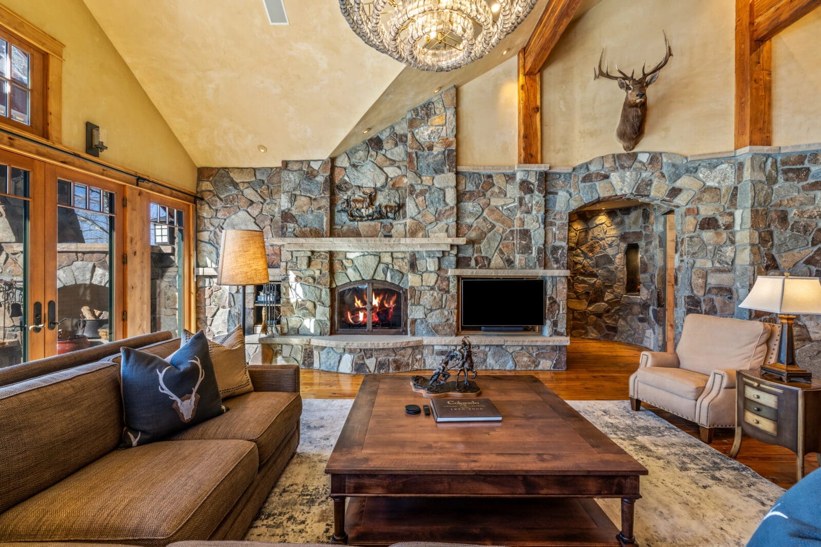 Everything about this Covered Bridge estate makes a statement.