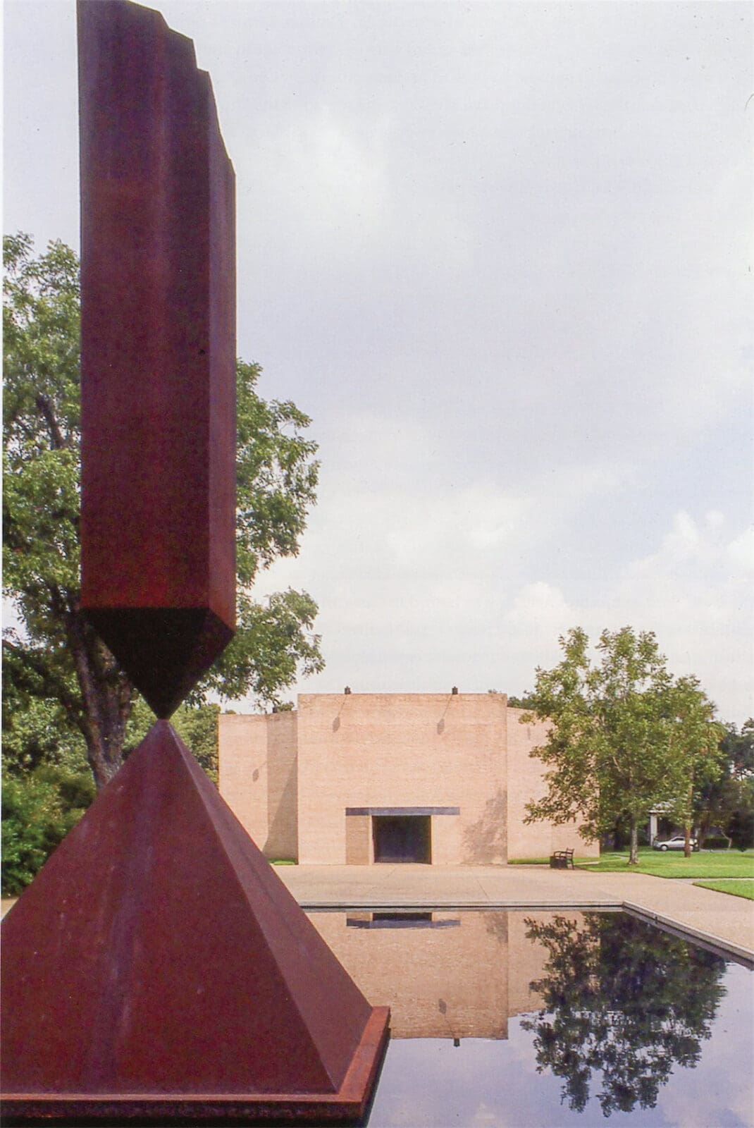 Rothko Chapel, 1971, Barnstone & Aubry, exterior, with "Broken Obelisk" (1963-1967, Barnett Newman). (Photo by Paul Hester. Courtesy Hester + Hardaway)