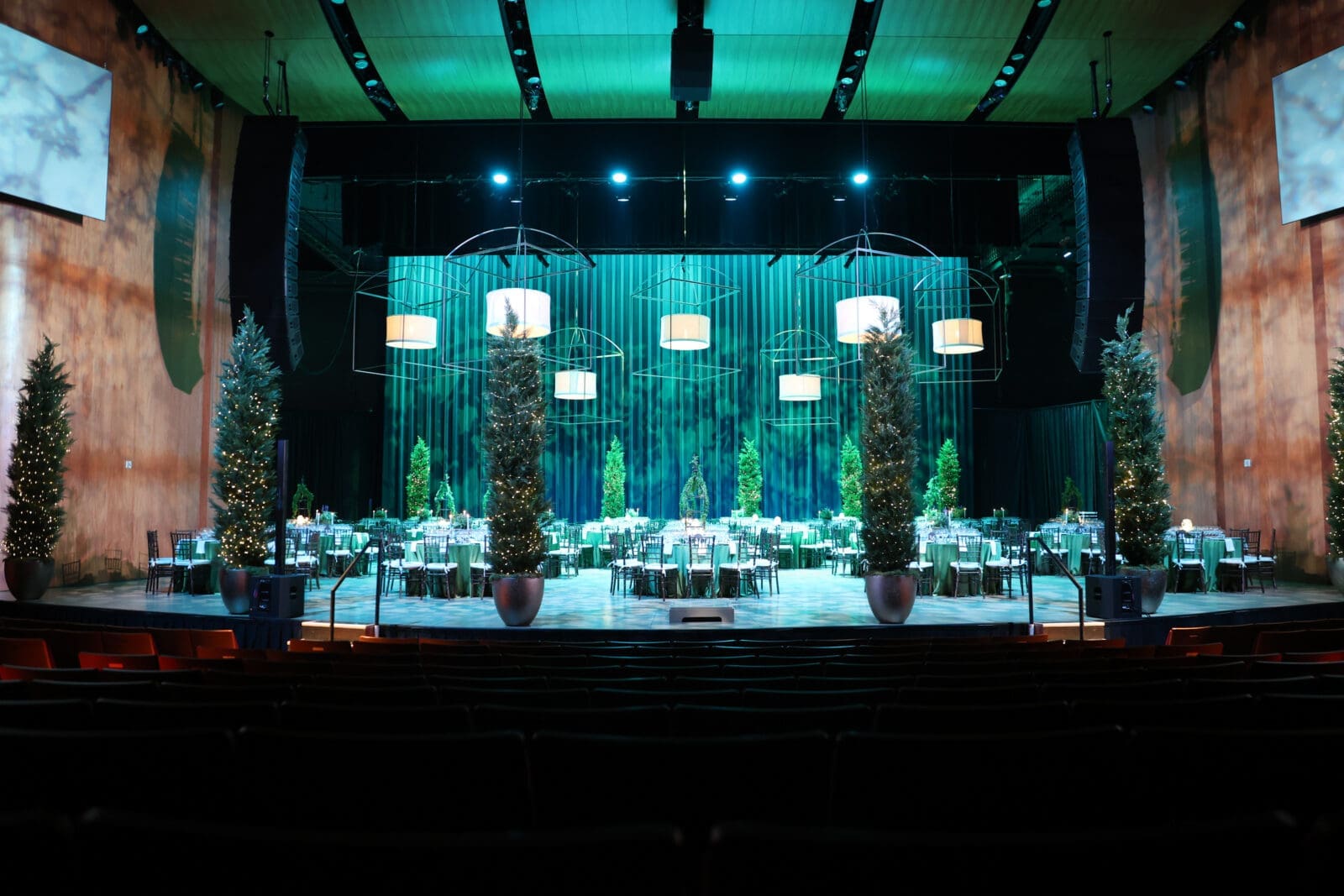 A Glowing Green Night Puts Dream Wines and a Houston Michelin Restaurant In the Symphony Spotlight