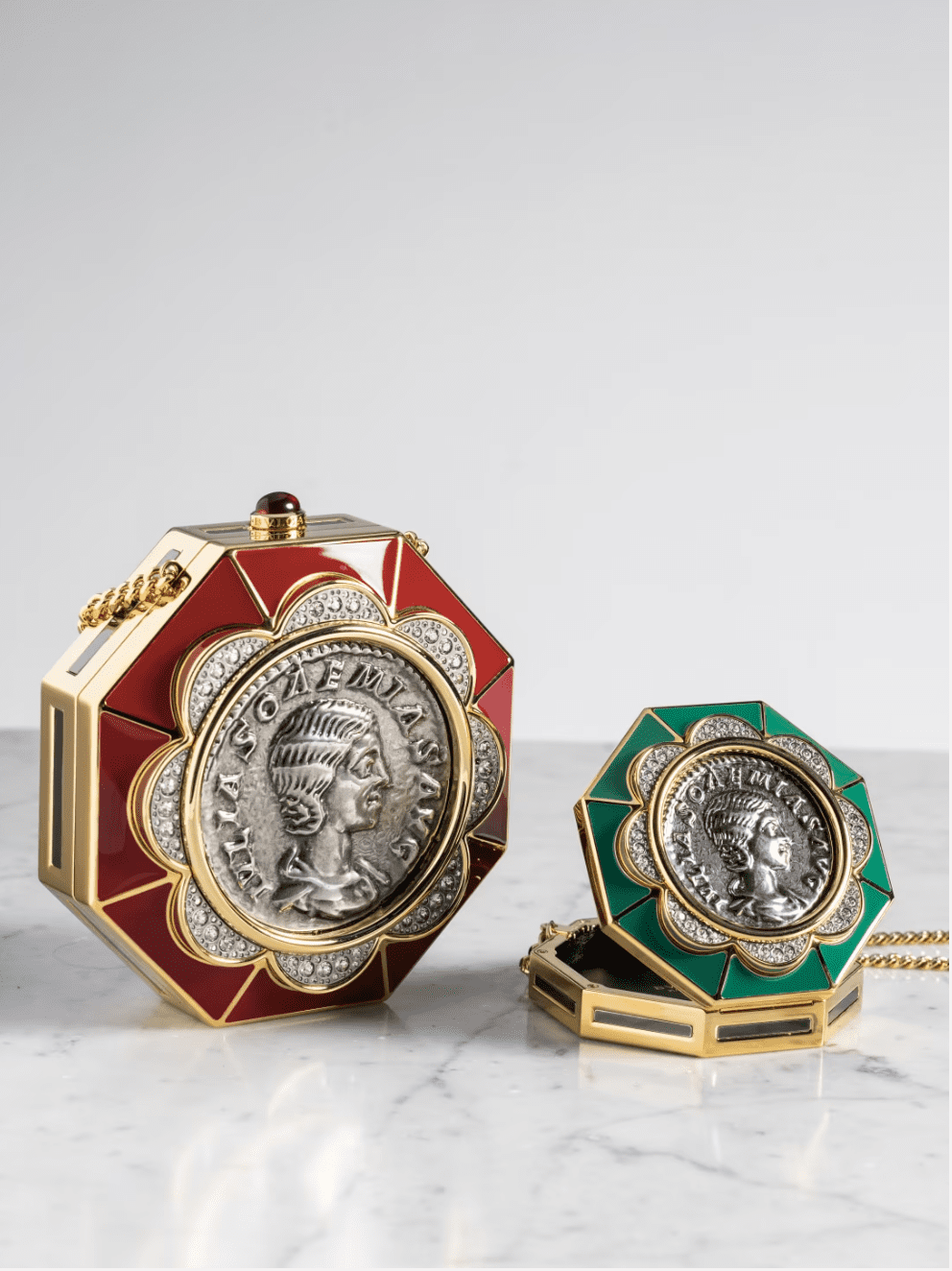 Monete Minaudière draws from ancient Roman coins