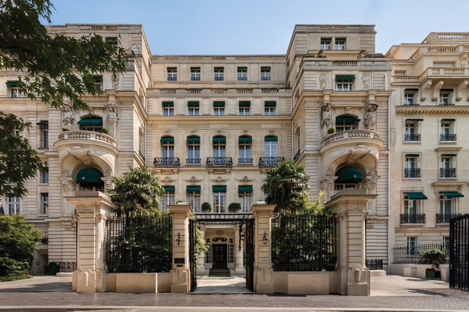 The Shangri-La Paris occupies the former private residence of Prince Roland Bonaparte, grand-nephew of Napoleon I, in the heart of the 16th arrondissement. (Photo by Marcelo Barbosa)
