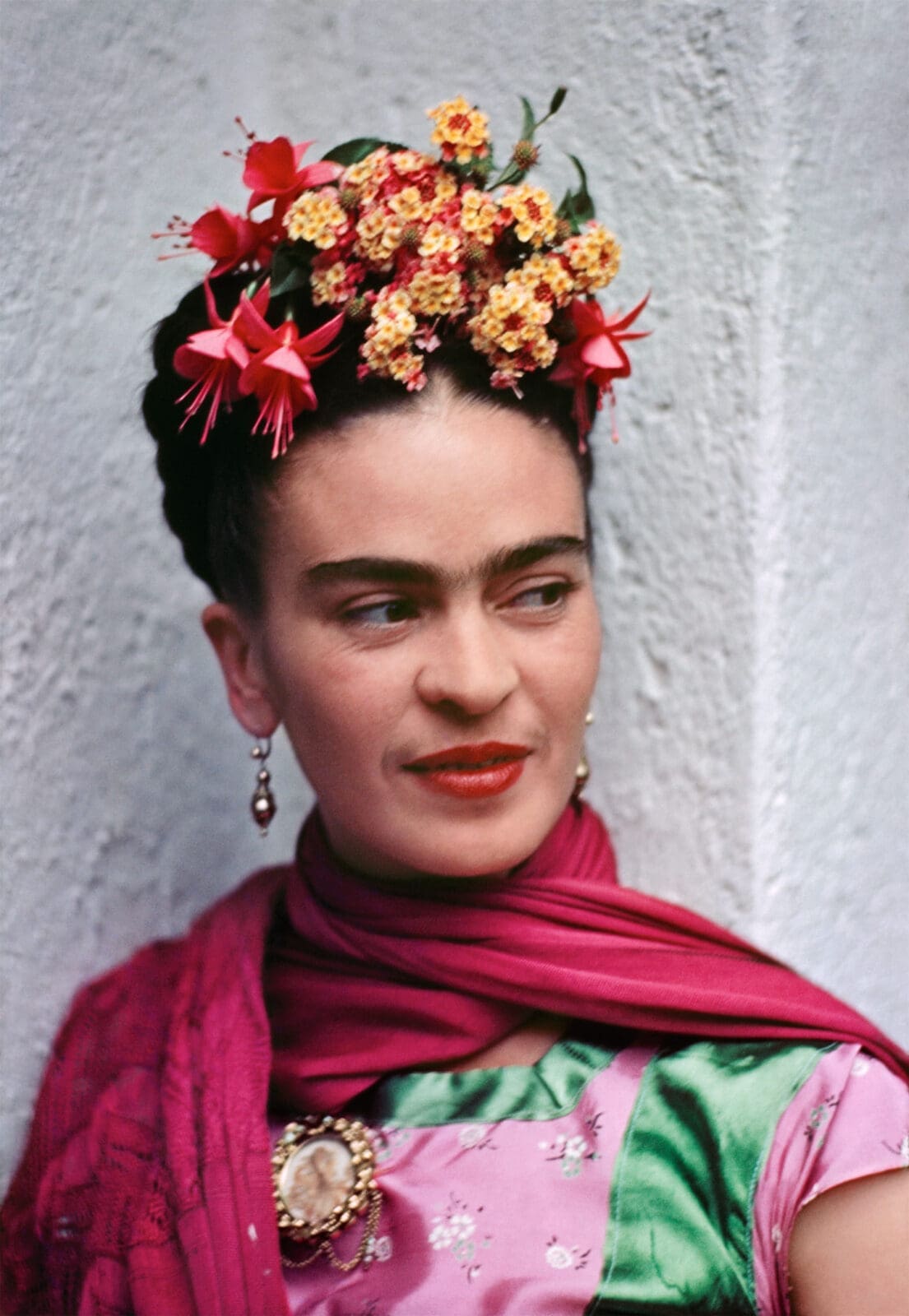 Nickolas Muray, "Frida in Pink/Green Blouse," 1938, at PDNB Gallery (Courtesy PDNB Gallery, Denton, TX and the Nickolas Muray Estate)