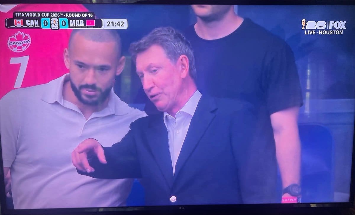 Astros favorite Carlos Correa found himself in the Canada box with Wayne Gretzky.